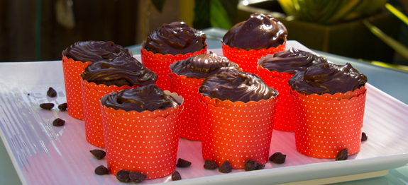 chocolate-surprise-cup-cakes