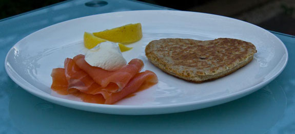 smoked-salmon-and-blinis